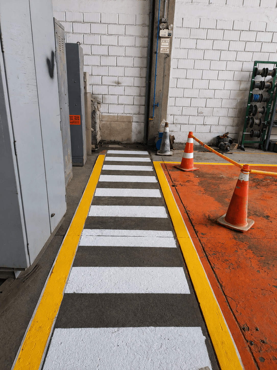 Pintado de Pisos para Energía Peruana